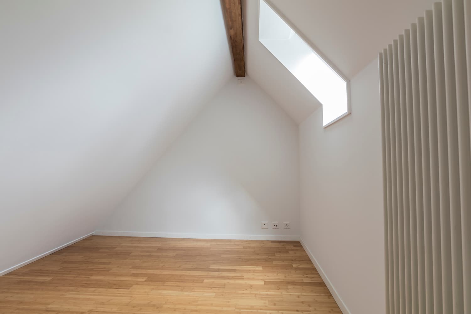 Charmante Dachwohnung mit Galerie und besonderem Wohnambiente in 3013 Bern – Bild 7