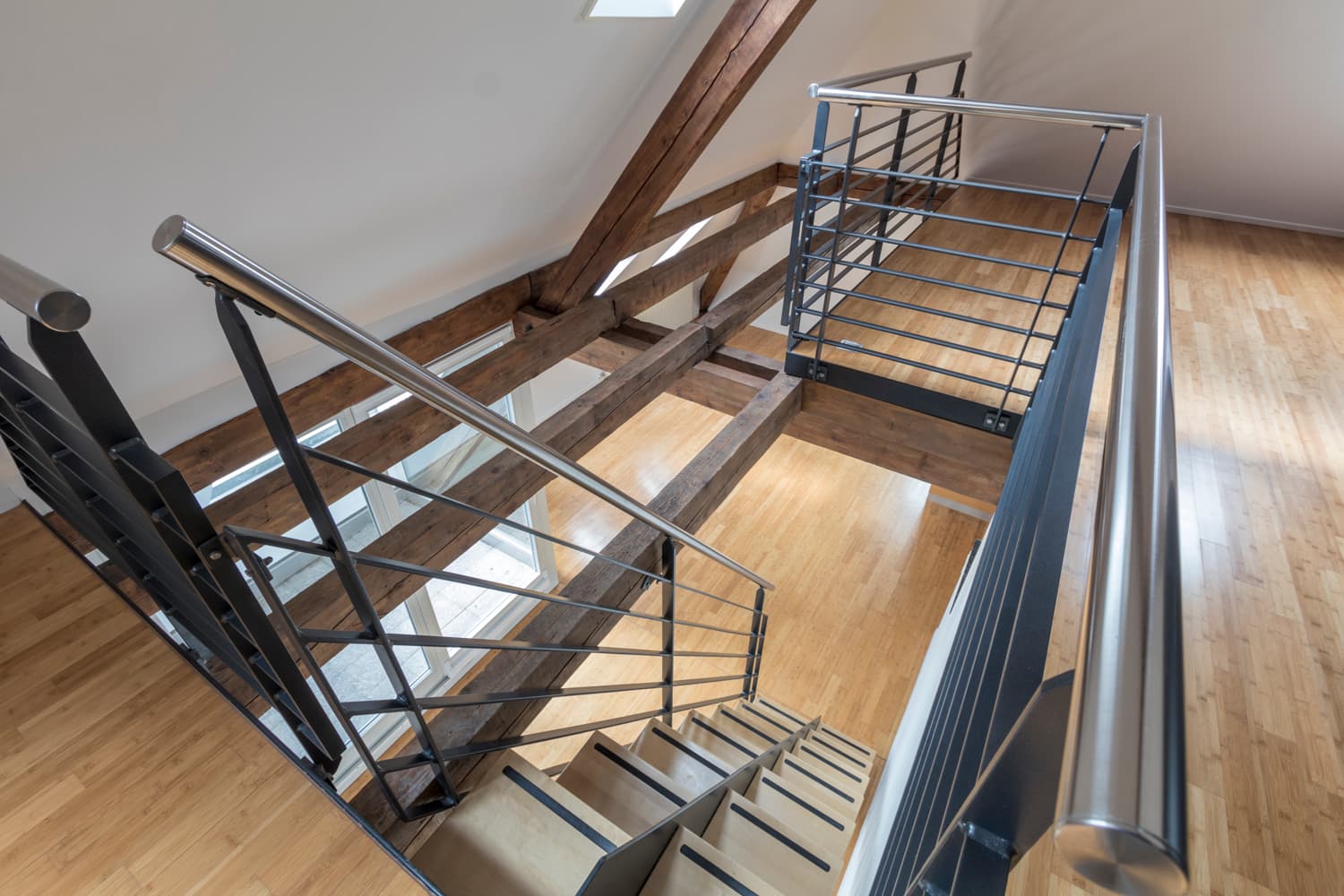 Charmante Dachwohnung mit Galerie und besonderem Wohnambiente in 3013 Bern – Bild 11