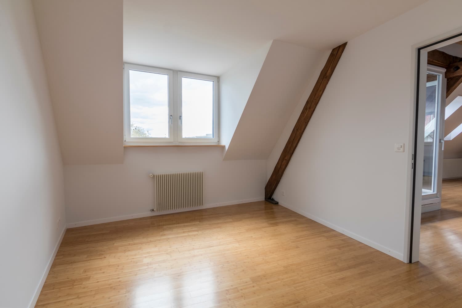 Charmante Dachwohnung mit Galerie und besonderem Wohnambiente in 3013 Bern – Bild 16