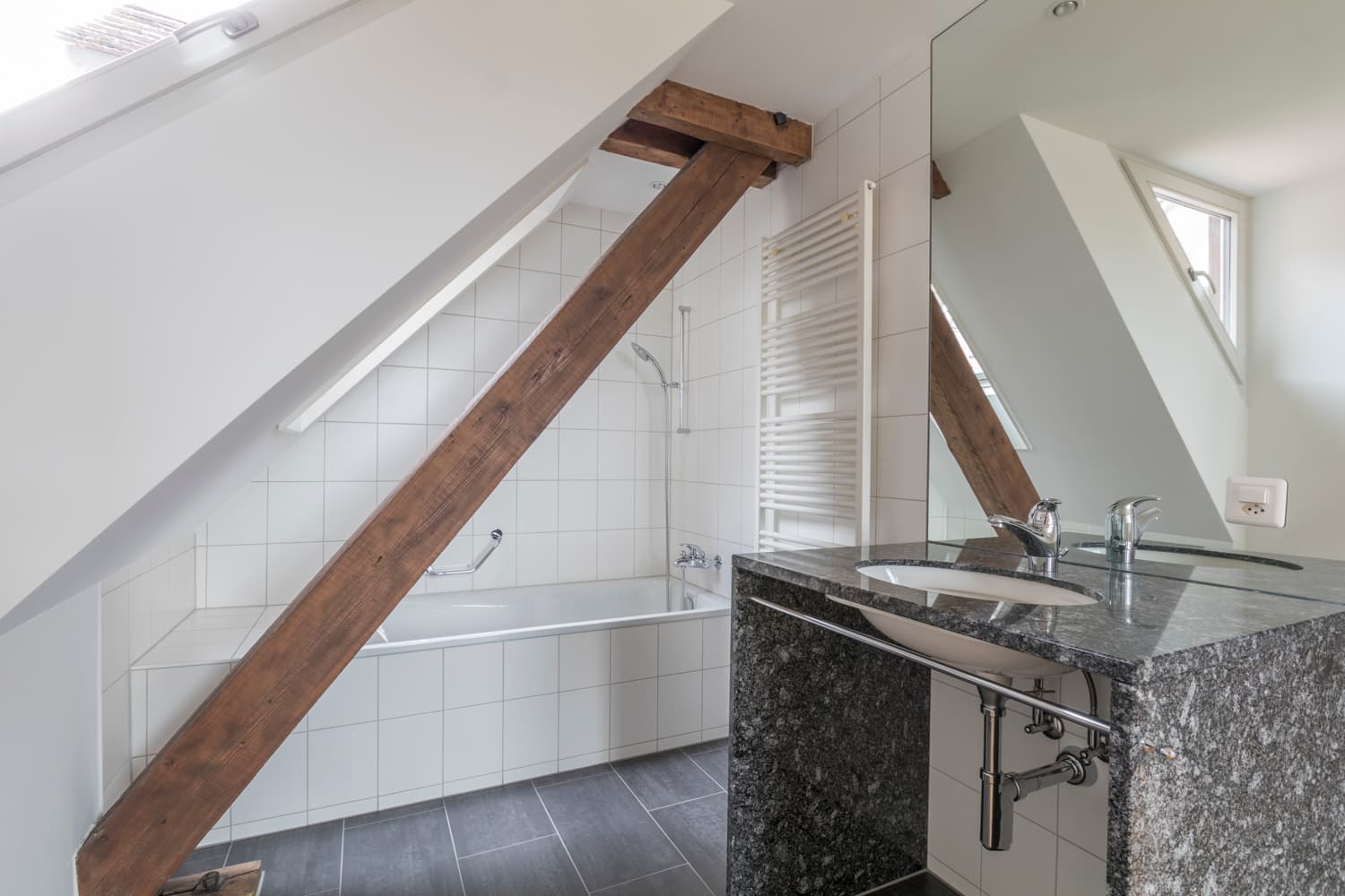 Charmante Dachwohnung mit Galerie und besonderem Wohnambiente in 3013 Bern – Bild 9