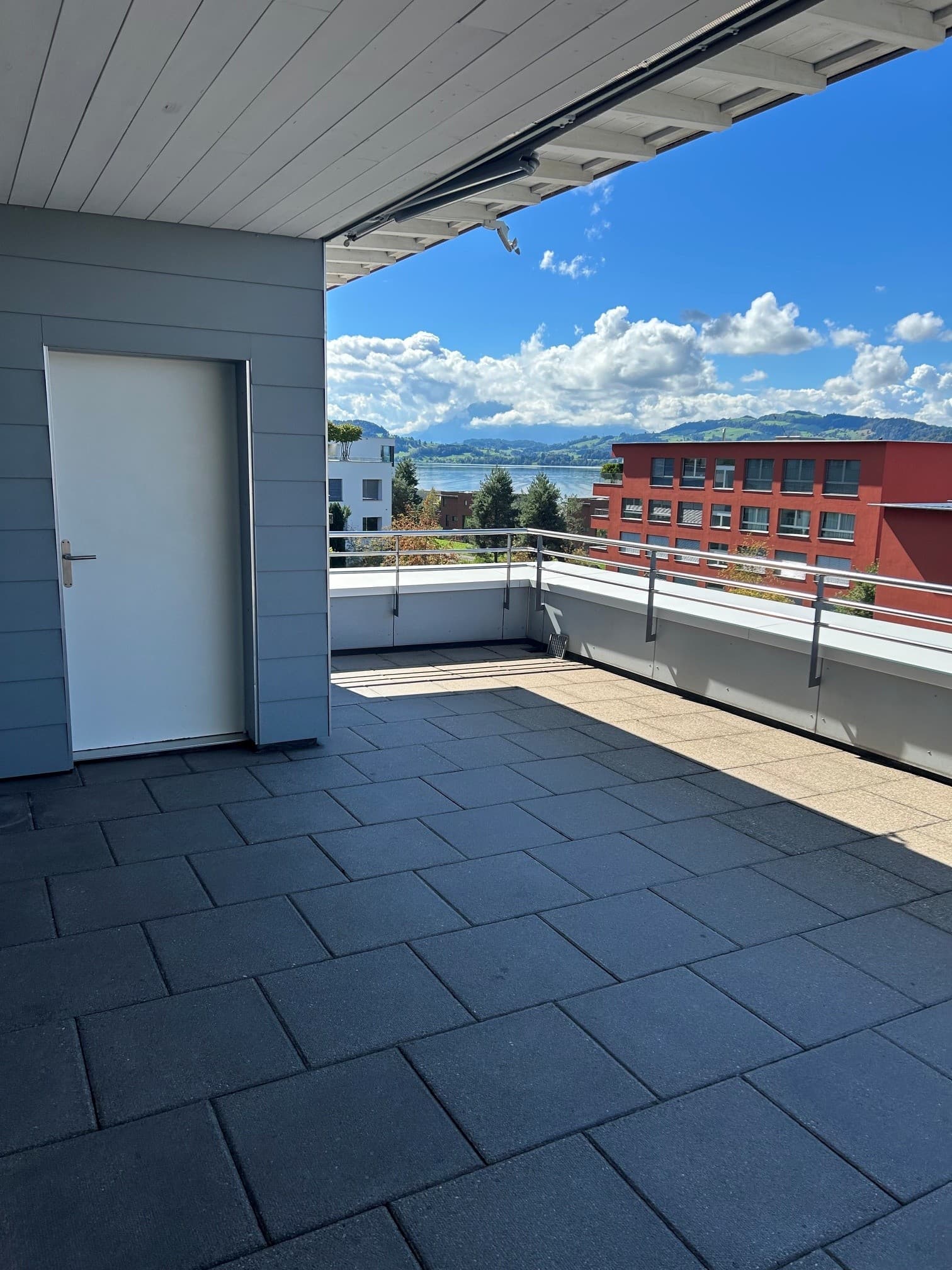 Wohnen auf höchstem Niveau – exklusive 6-Zimmer-Attikawohnung in Oberwil bei Zug in 6317 Oberwil b. Zug – Bild 4