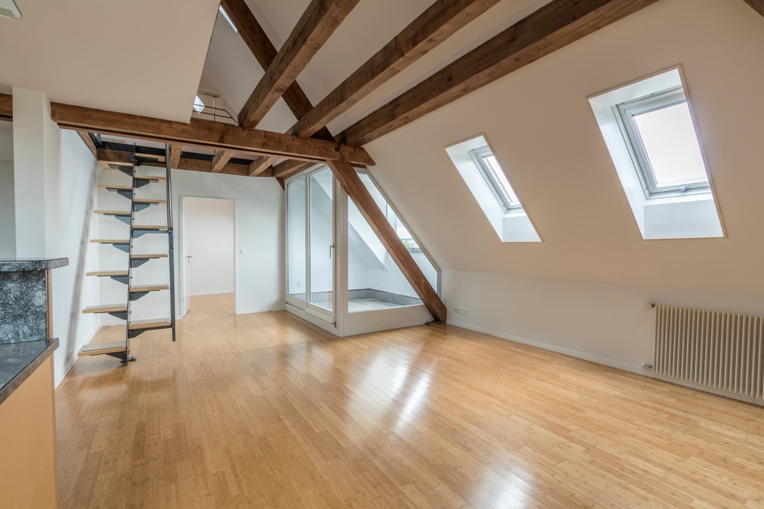 Charmante Dachwohnung mit Galerie und besonderem Wohnambiente in 3013 Bern – Bild 13