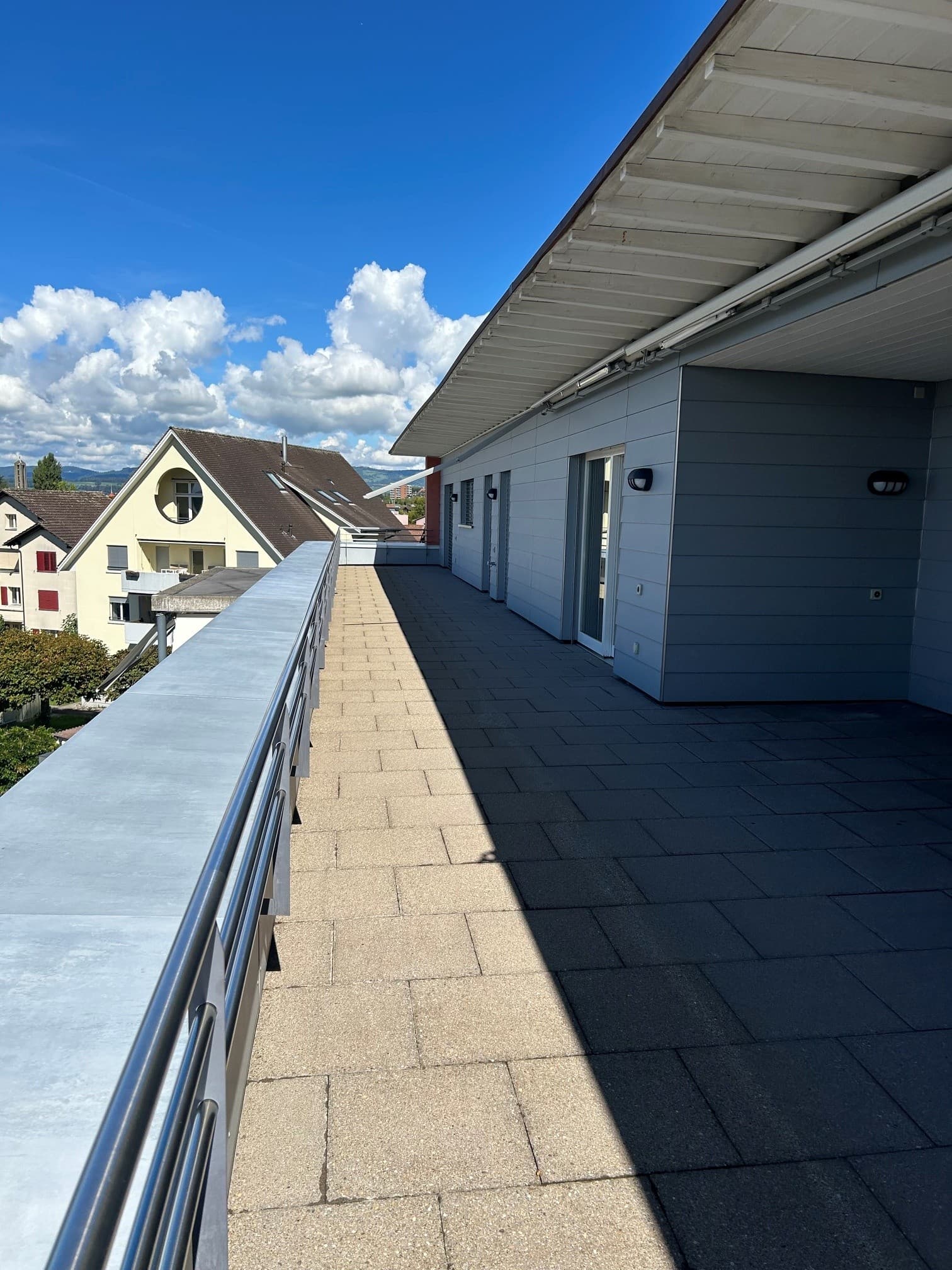 Wohnen auf höchstem Niveau – exklusive 6-Zimmer-Attikawohnung in Oberwil bei Zug in 6317 Oberwil b. Zug – Bild 3