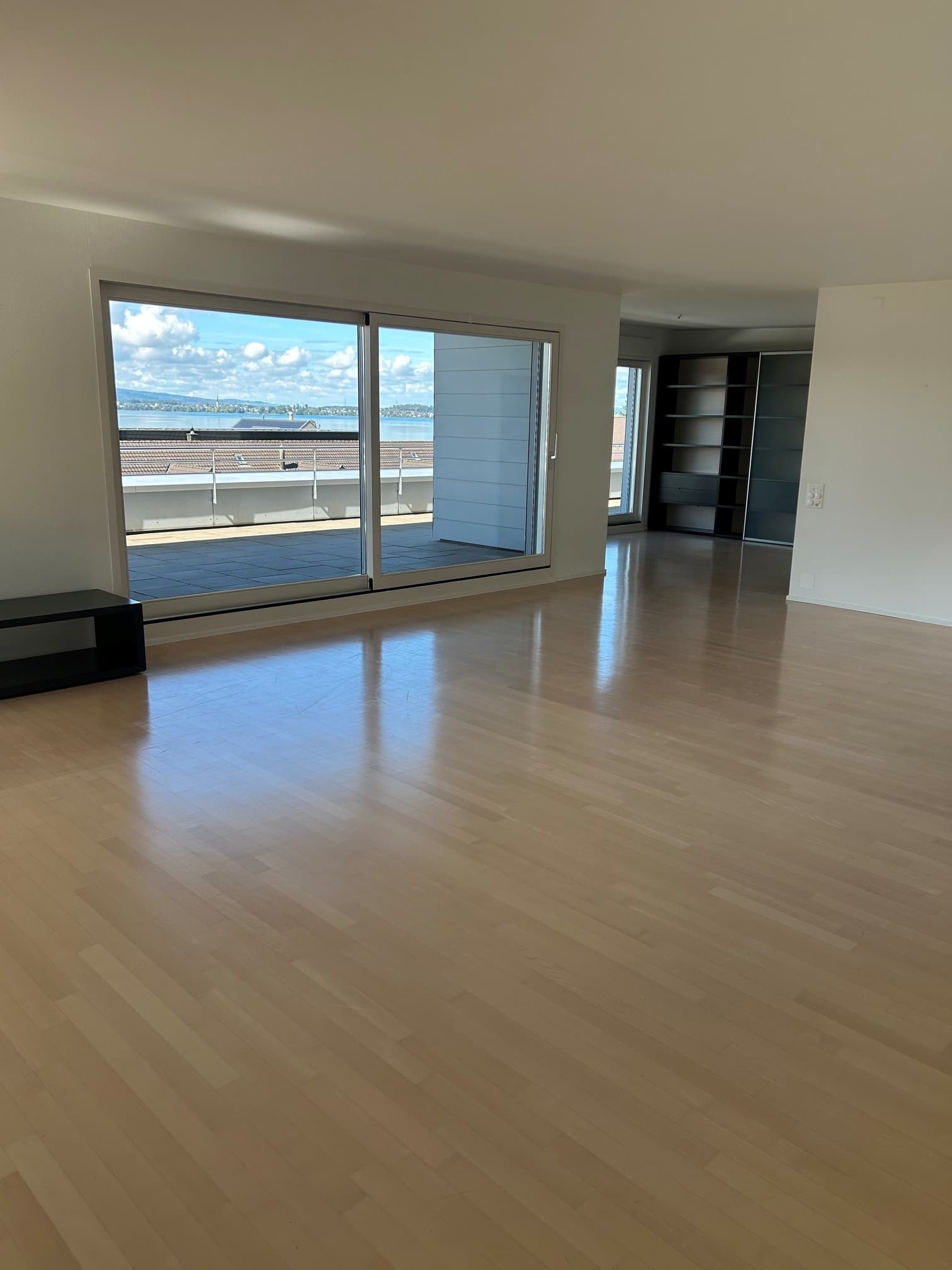 Wohnen auf höchstem Niveau – exklusive 6-Zimmer-Attikawohnung in Oberwil bei Zug in 6317 Oberwil b. Zug – Bild 7